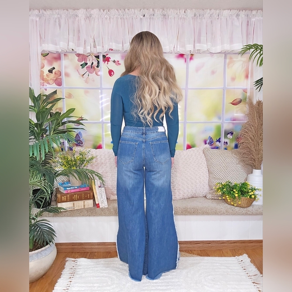 Distressed High Waist Wide Leg Jeans - Picture 3 of 6